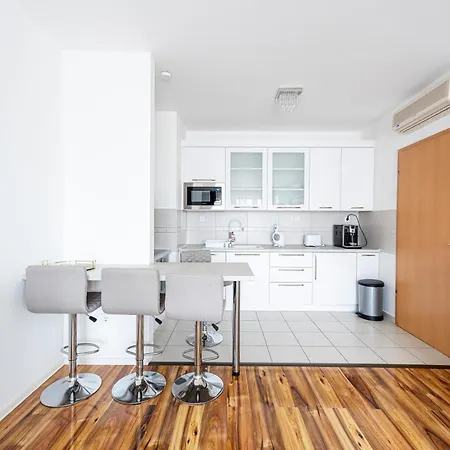 Tp Spacious Stylish Free Parking Apartment
